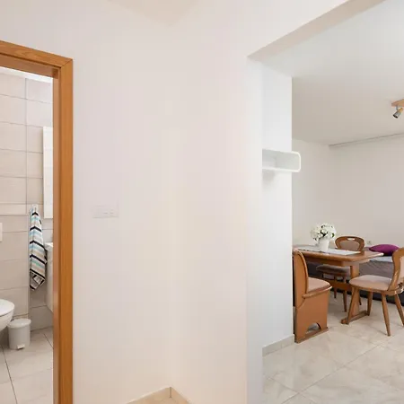 Daire Seaview Gogi Čelina